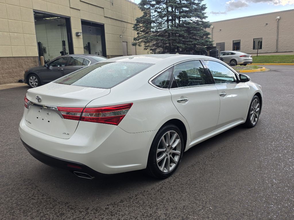 2014 Toyota Avalon Image 7