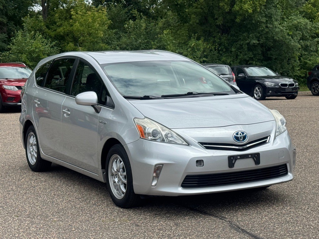 2013 Toyota Prius Image 2
