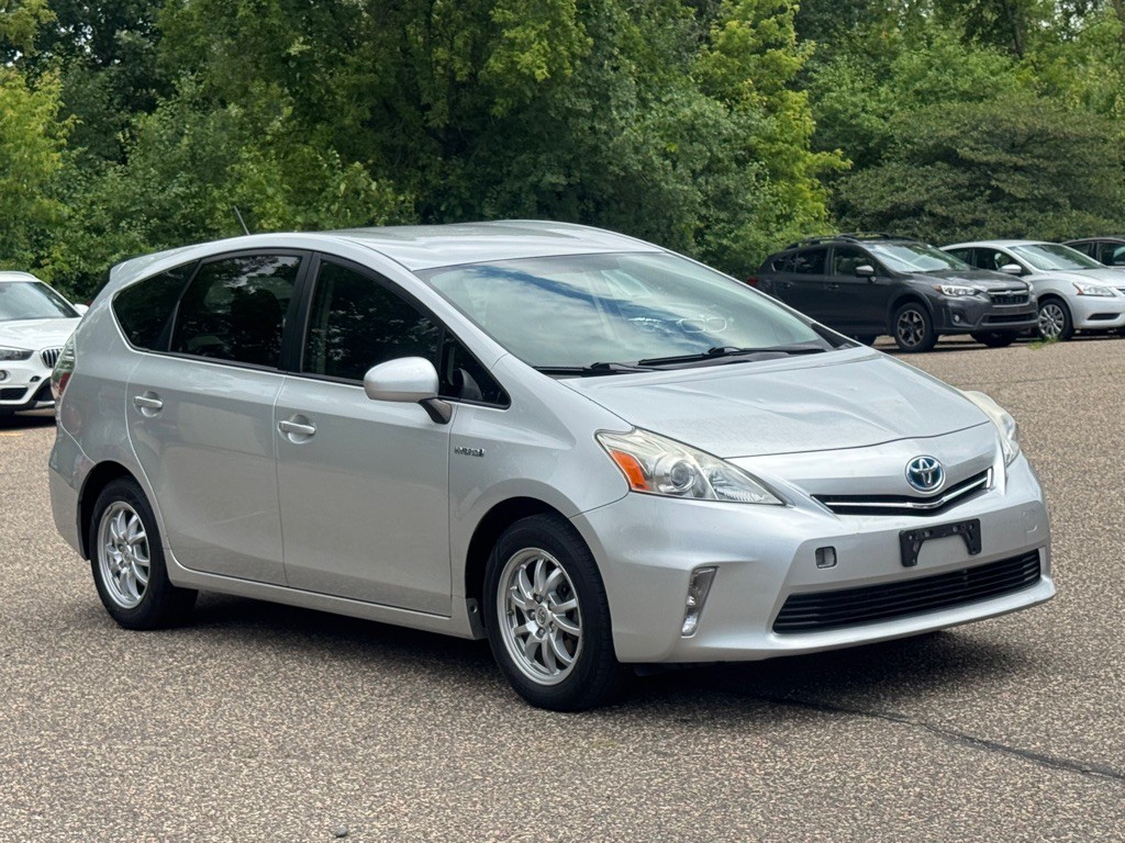 2013 Toyota Prius Image 10