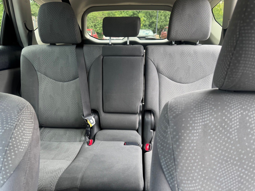2013 Toyota Prius Image 14