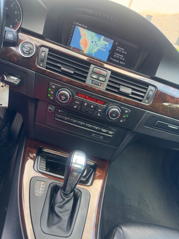 2013 BMW 3 Series Image 8