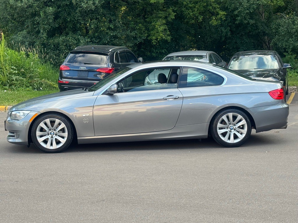 2013 BMW 3 Series Image 9