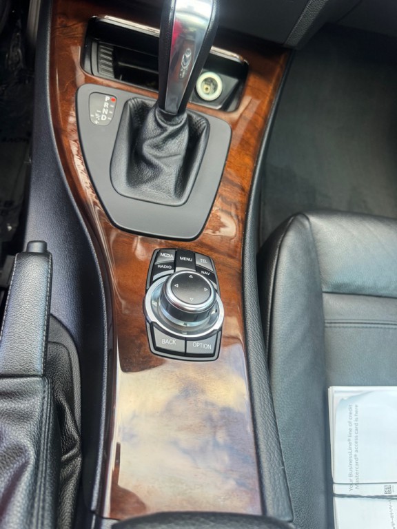 2013 BMW 3 Series Image 11