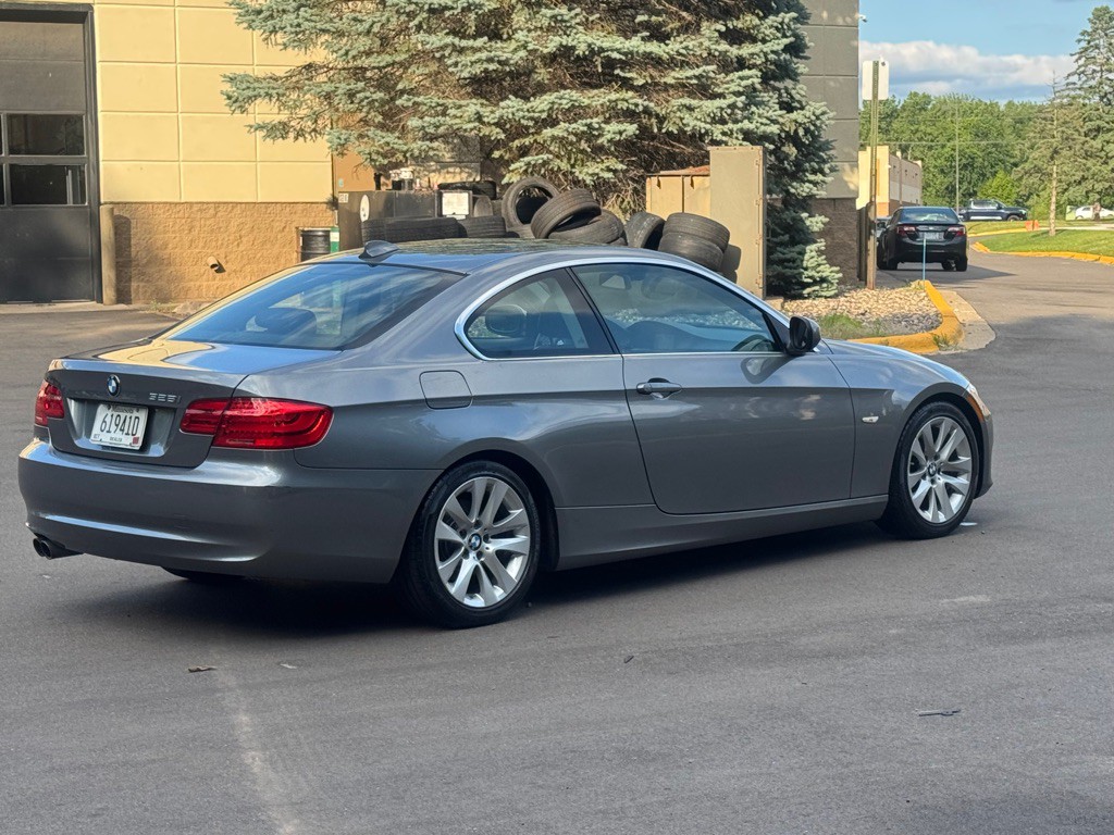 2013 BMW 3 Series Image 13