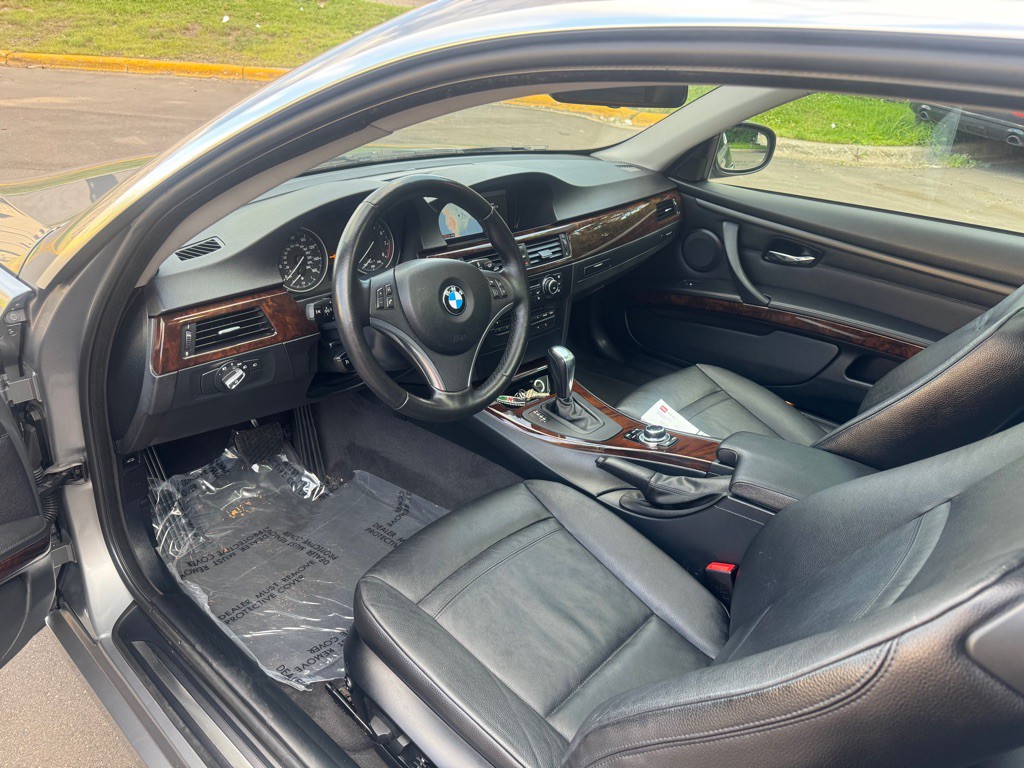 2013 BMW 3 Series Image 14