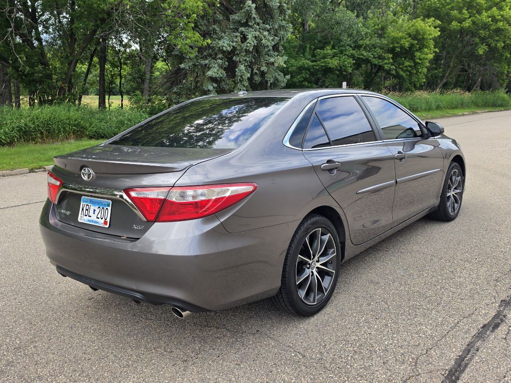 2017 Toyota Camry Image 12