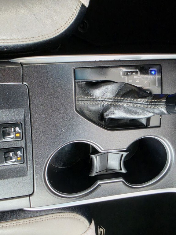 2017 Toyota Camry Image 22