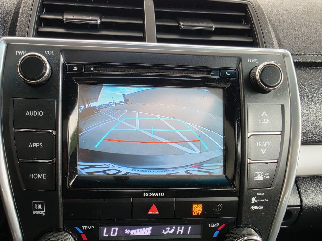 2017 Toyota Camry Image 25