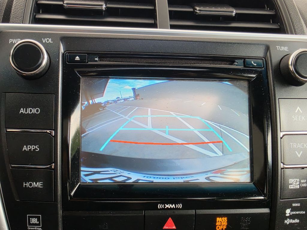 2017 Toyota Camry Image 26