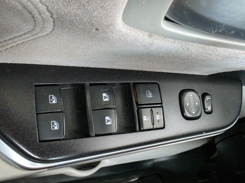 2017 Toyota Camry Image 29