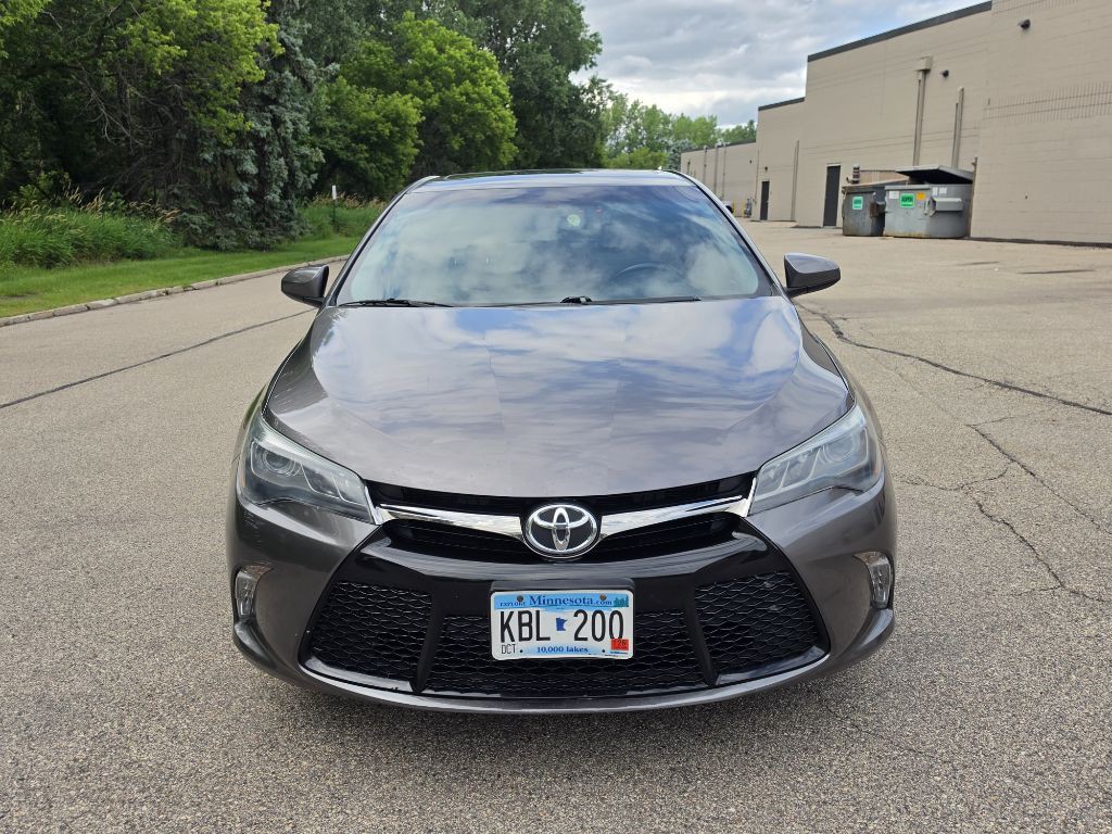 2017 Toyota Camry Image 4