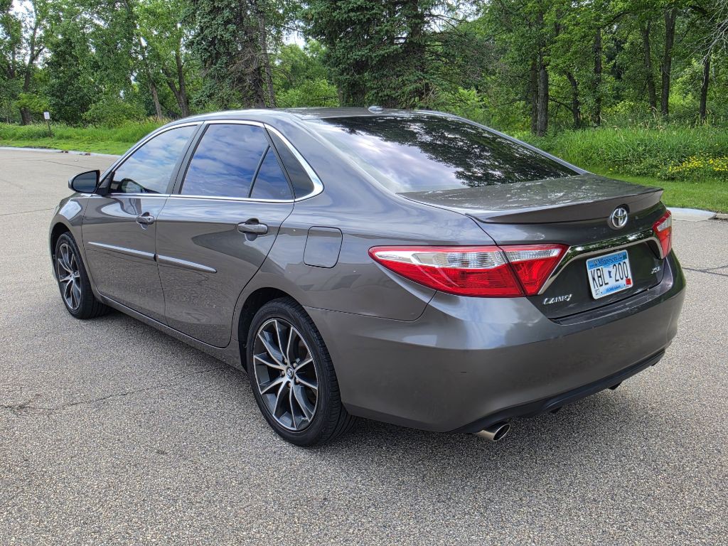 2017 Toyota Camry Image 5