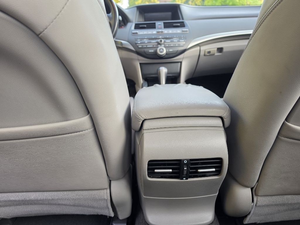 2010 Honda Accord Image 16
