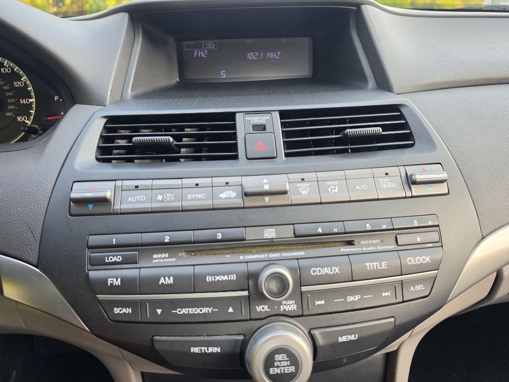 2010 Honda Accord Image 24