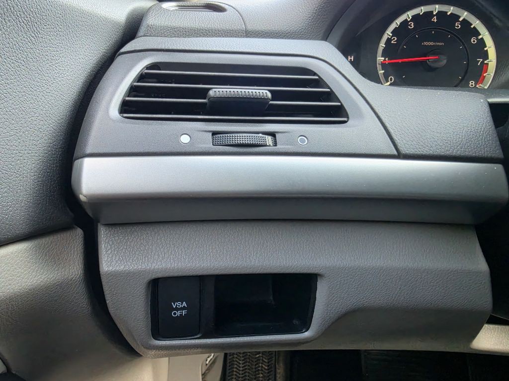 2010 Honda Accord Image 25