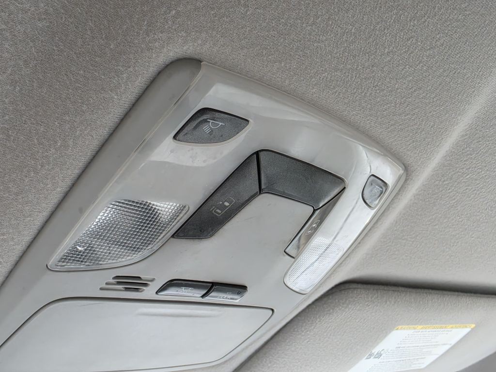 2011 Toyota Sienna Image 18