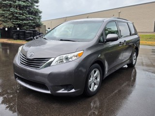 Image for 2011 Toyota Sienna LE ID: 7575682