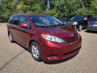 Image for 2016 Toyota Sienna LE ID: 7577907