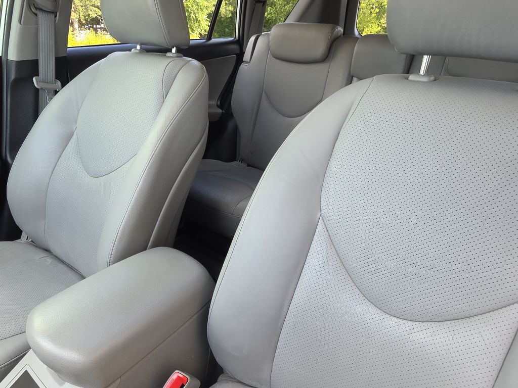 2011 Toyota Rav4 Image 19