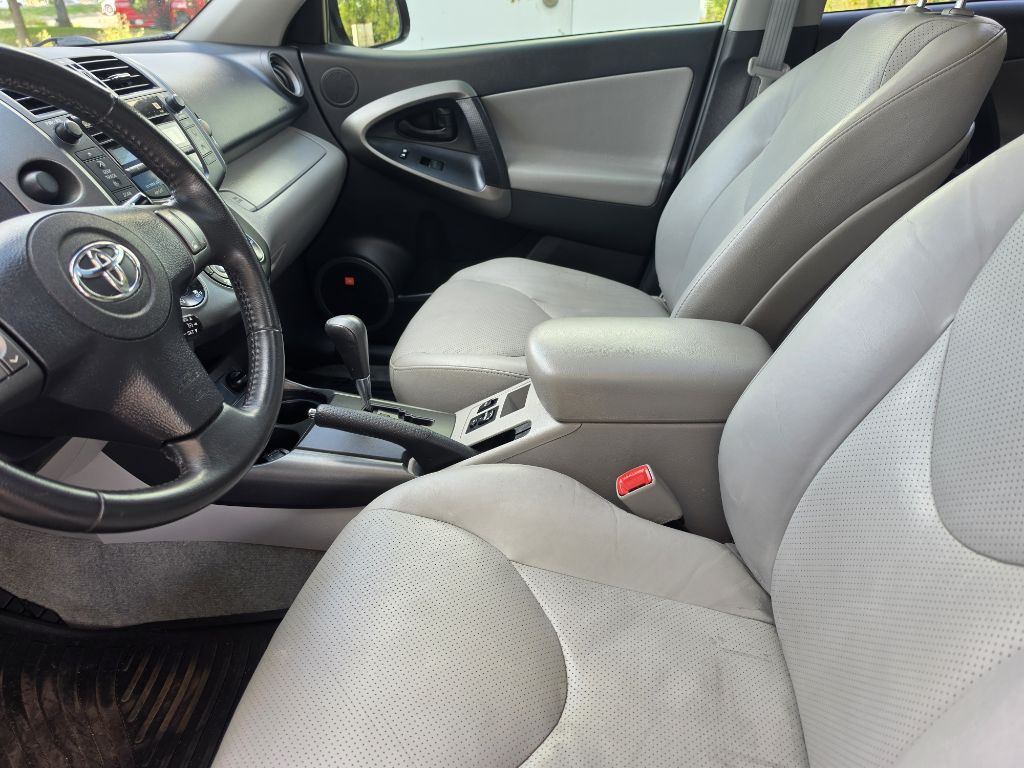 2011 Toyota Rav4 Image 21