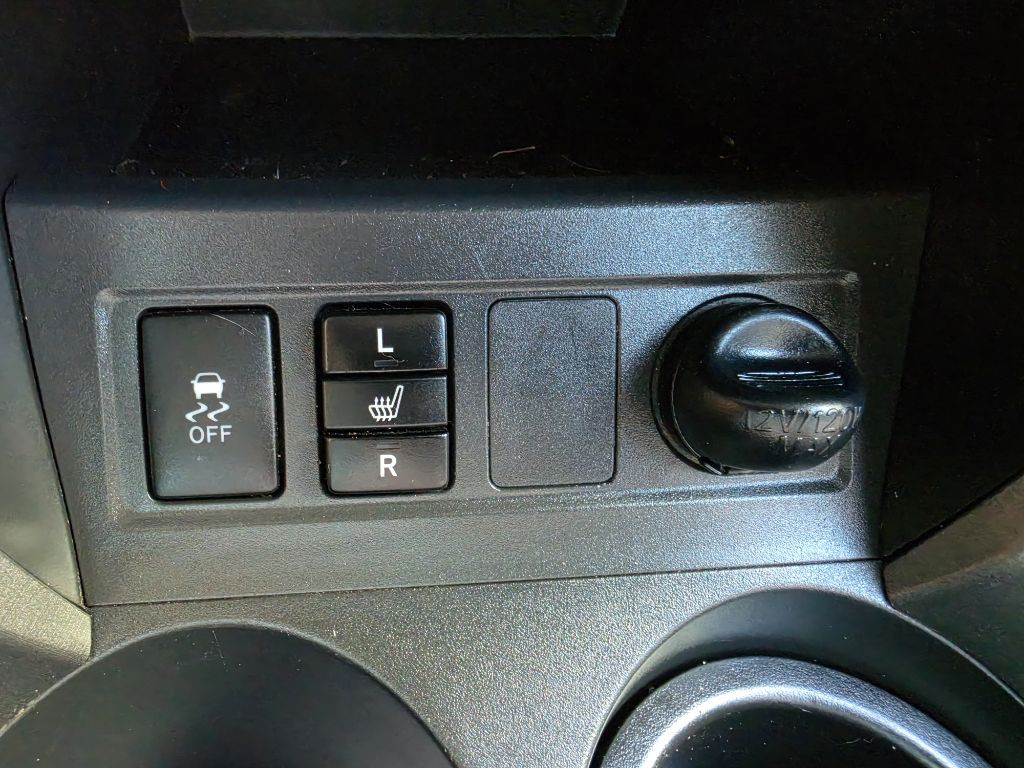 2011 Toyota Rav4 Image 25
