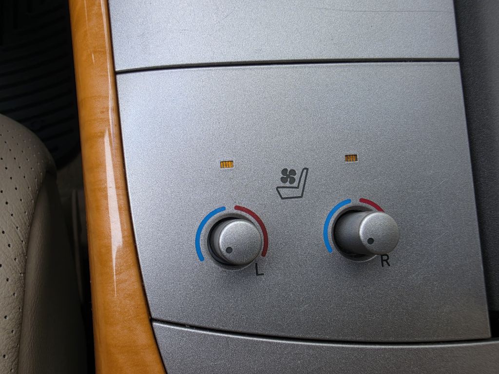 2006 Toyota Avalon Image 18