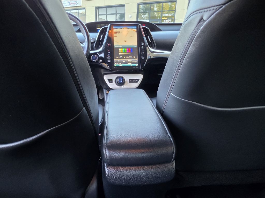 2018 Toyota Prius Image 12