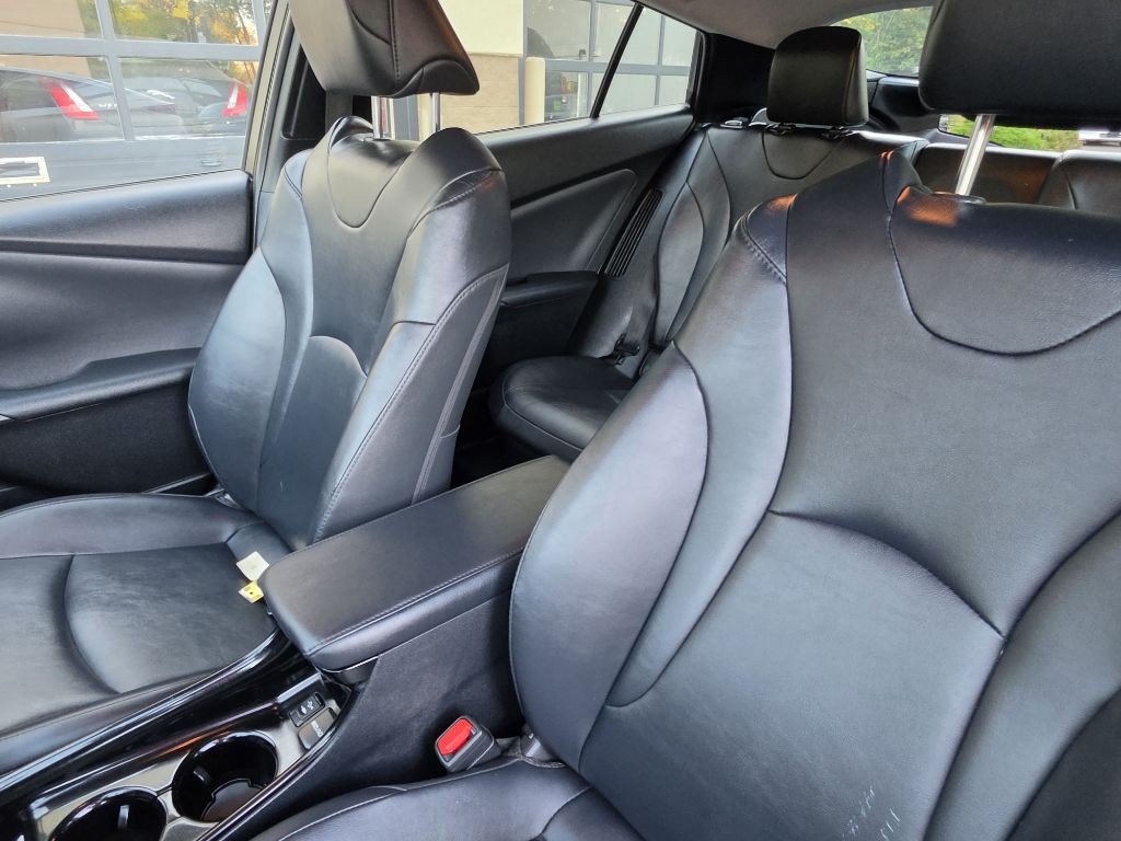 2018 Toyota Prius Image 14
