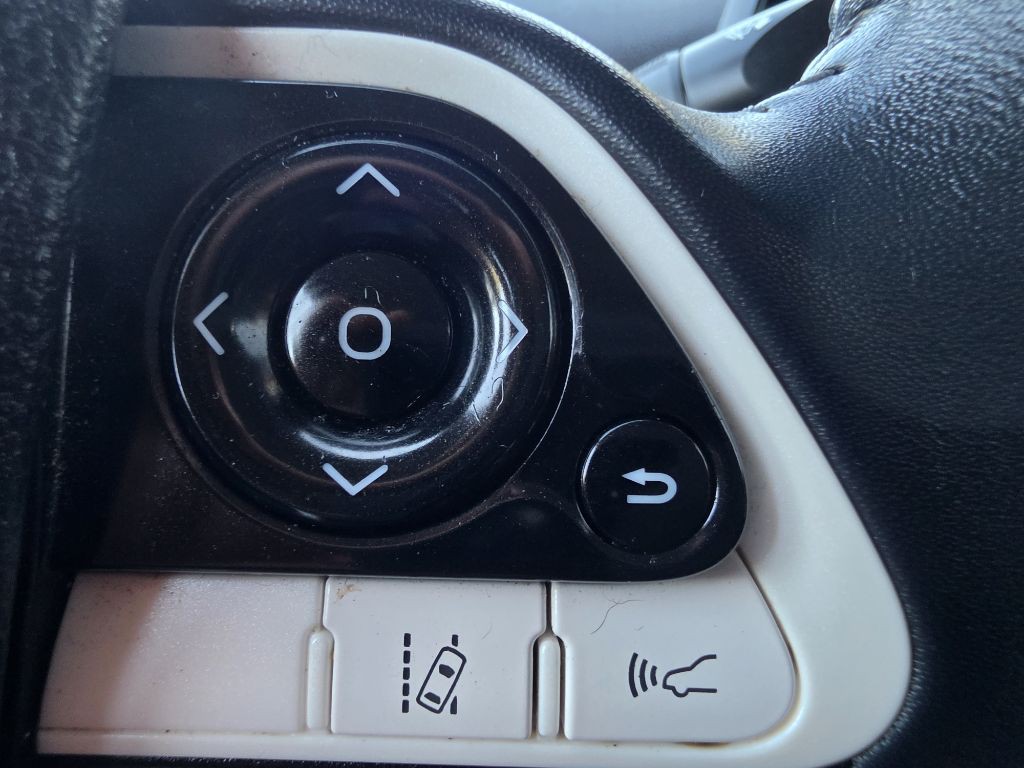 2018 Toyota Prius Image 18