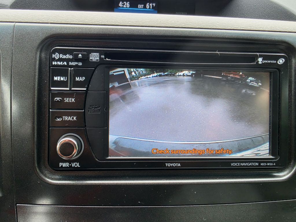 2014 Toyota Sienna Image 23