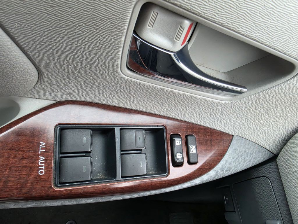 2014 Toyota Sienna Image 27