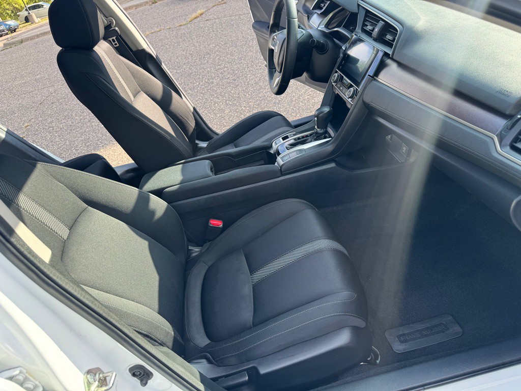 2016 Honda Civic Image 15