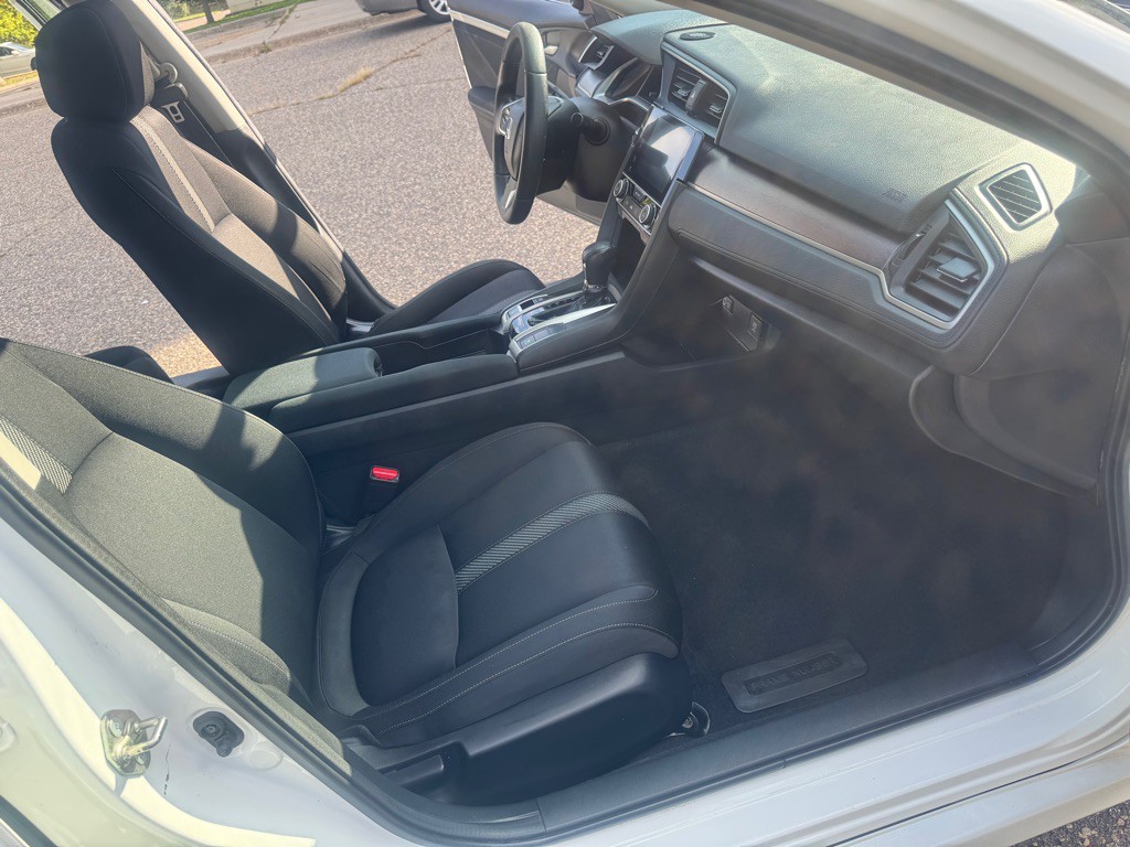 2016 Honda Civic Image 16