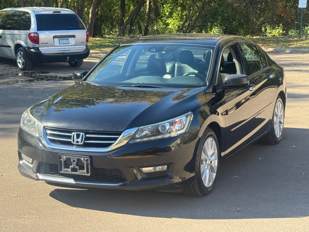 2015 Honda Accord Image 1