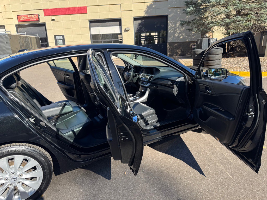 2015 Honda Accord Image 11