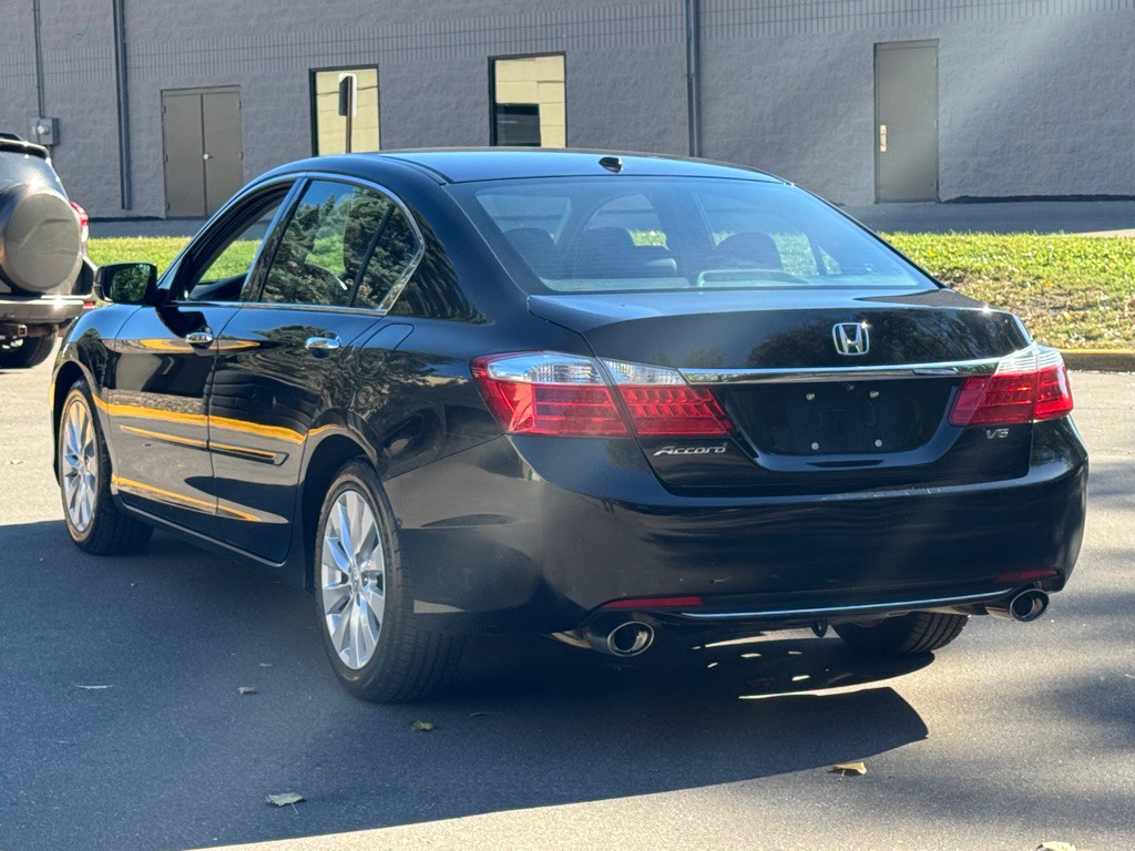 2015 Honda Accord Image 12