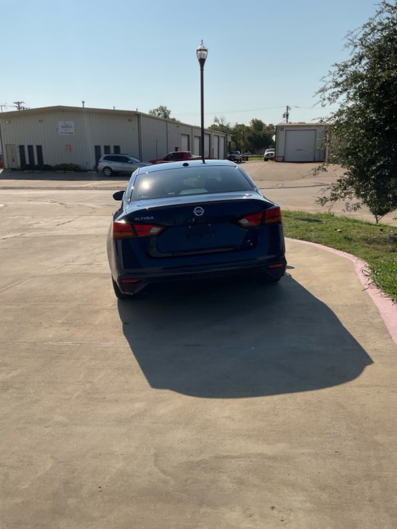 2020 Nissan Altima Image 2