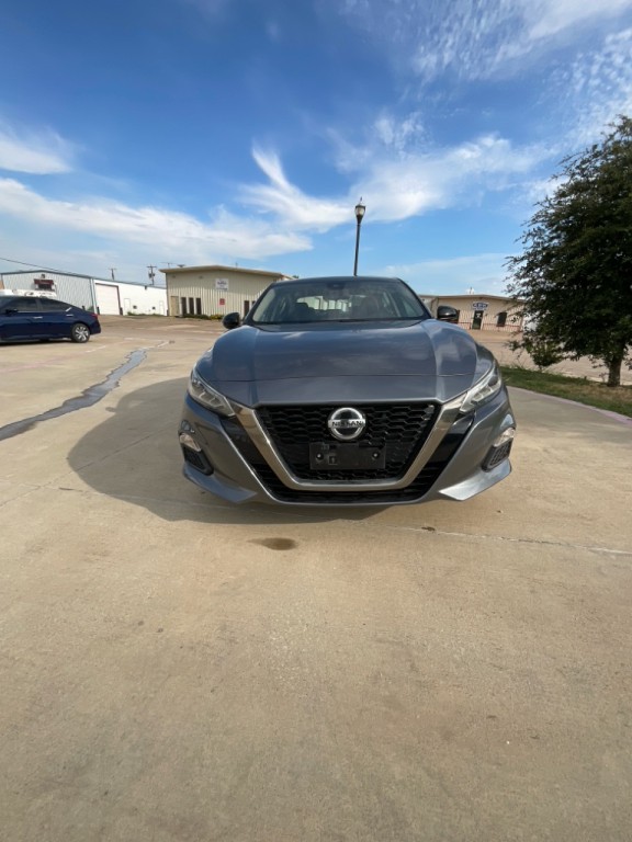 2021 Nissan Altima Image 2