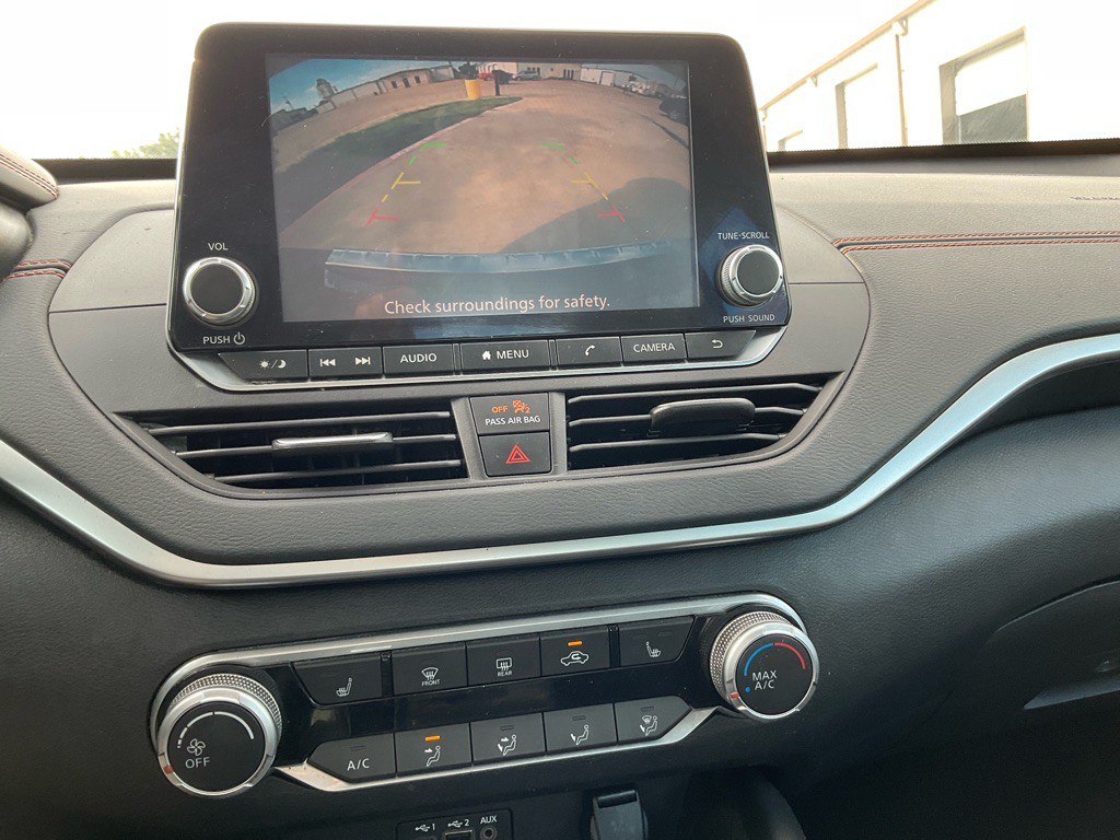 2021 Nissan Altima Image 8