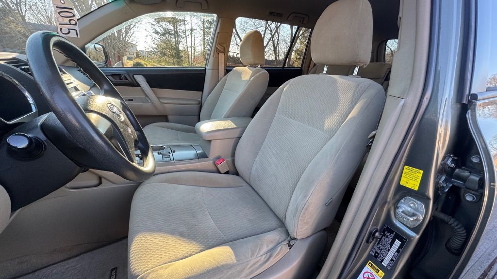 2010 Toyota Highlander Image 5