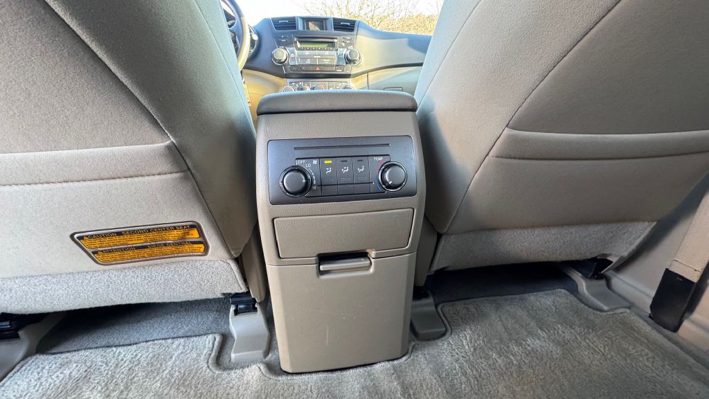 2010 Toyota Highlander Image 7
