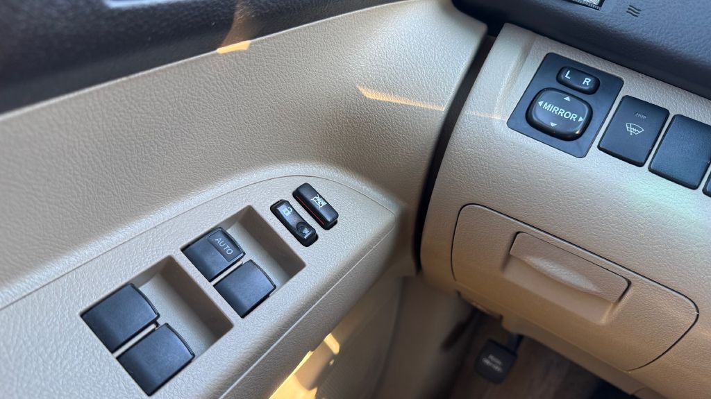 2010 Toyota Highlander Image 16