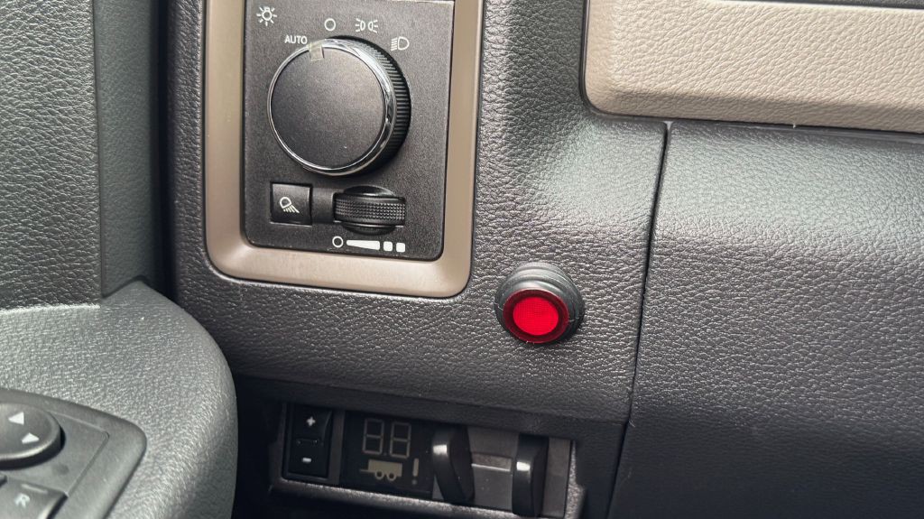 2012 Dodge Ram 3500 Image 14