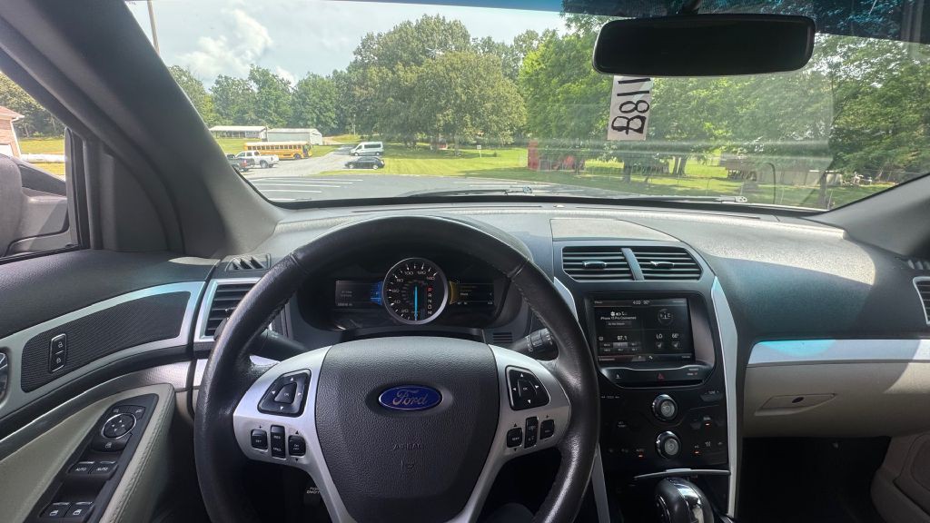 2015 Ford Explorer Image 12