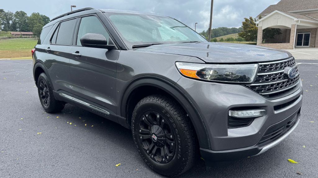 2021 Ford Explorer Image 2