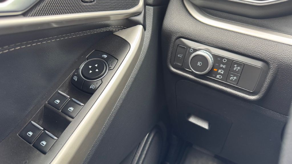 2021 Ford Explorer Image 16