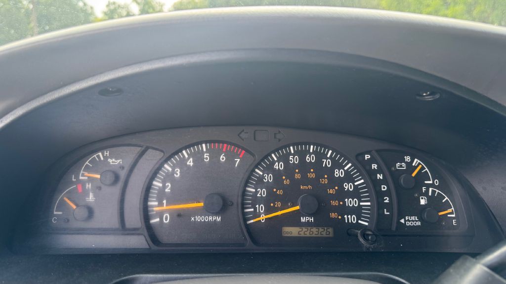 2004 Toyota Tundra Image 11