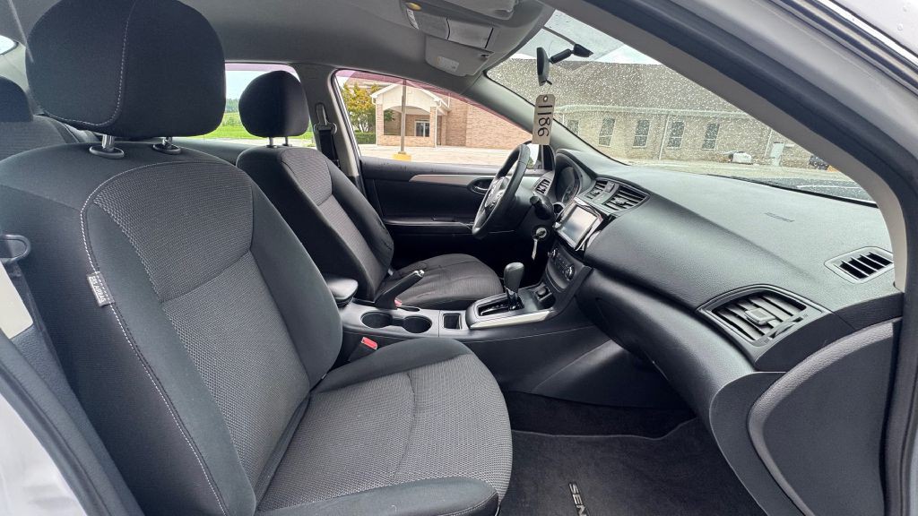 2019 Nissan Sentra Image 9