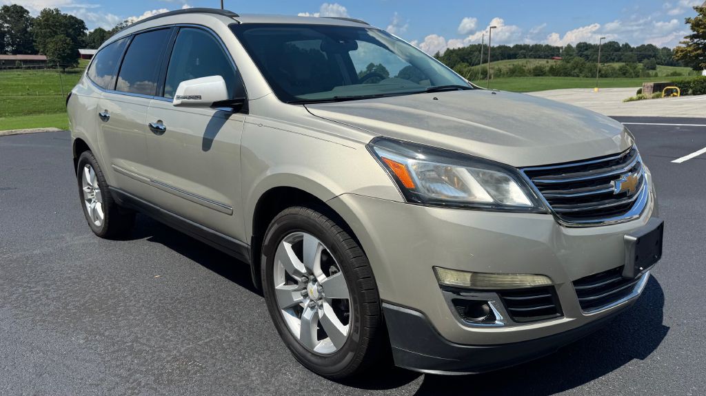2014 Chevrolet Traverse Image 2