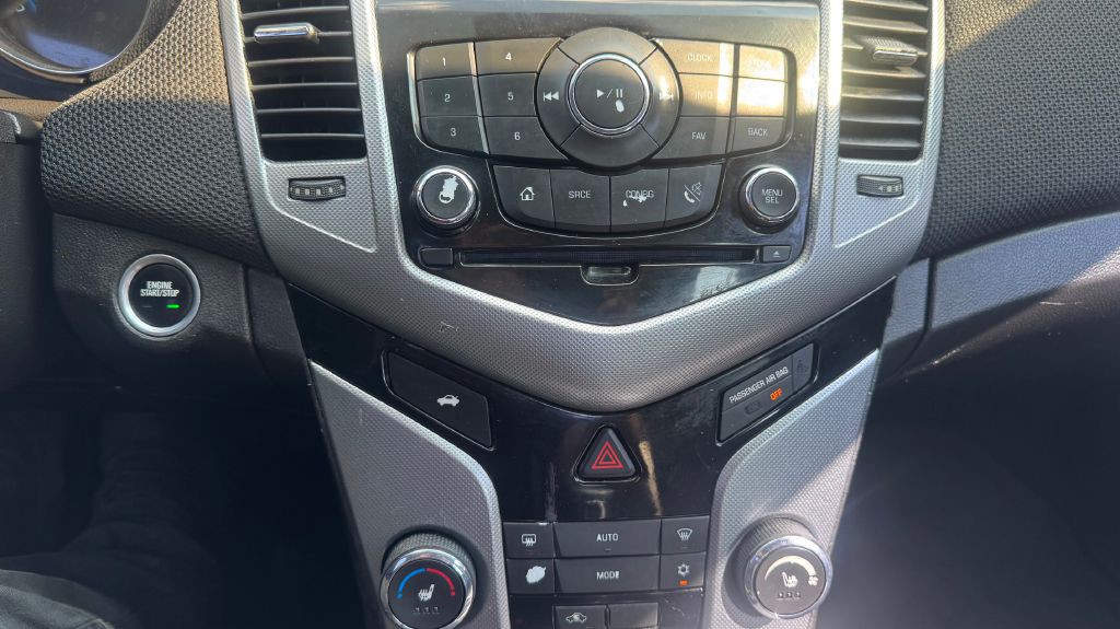 2015 Chevrolet Cruze Image 12